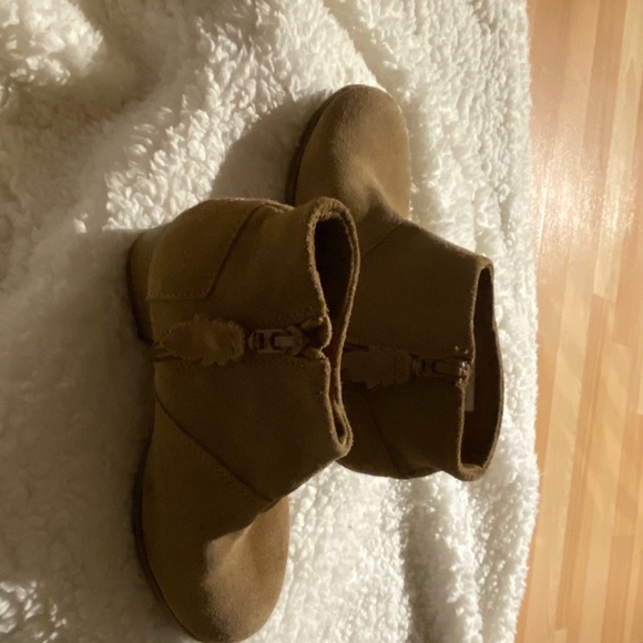 Never worn Tom boots - Picture 2 of 3